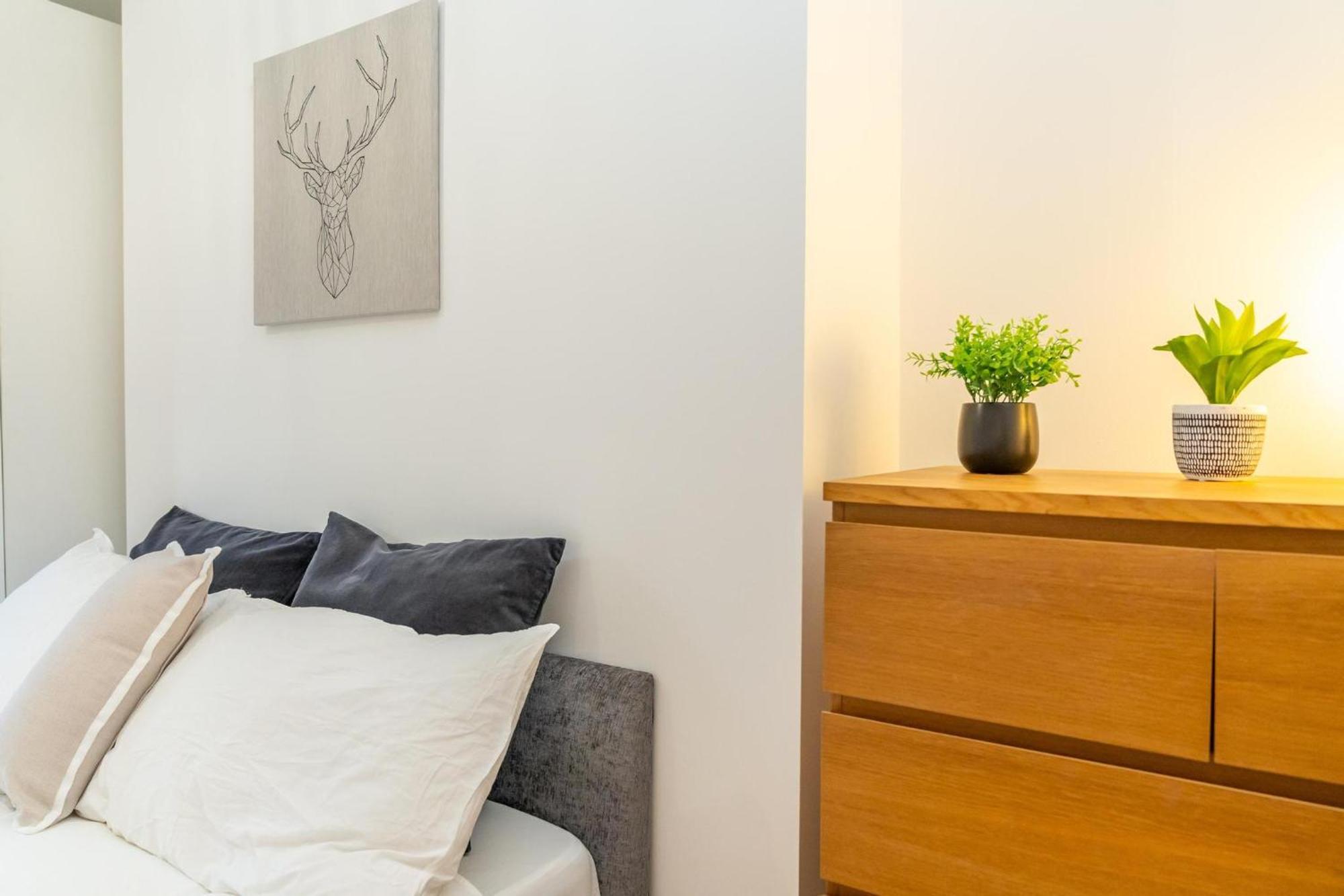 Location! 2 Bed/2Bath - Pro Host Leilighet London Eksteriør bilde