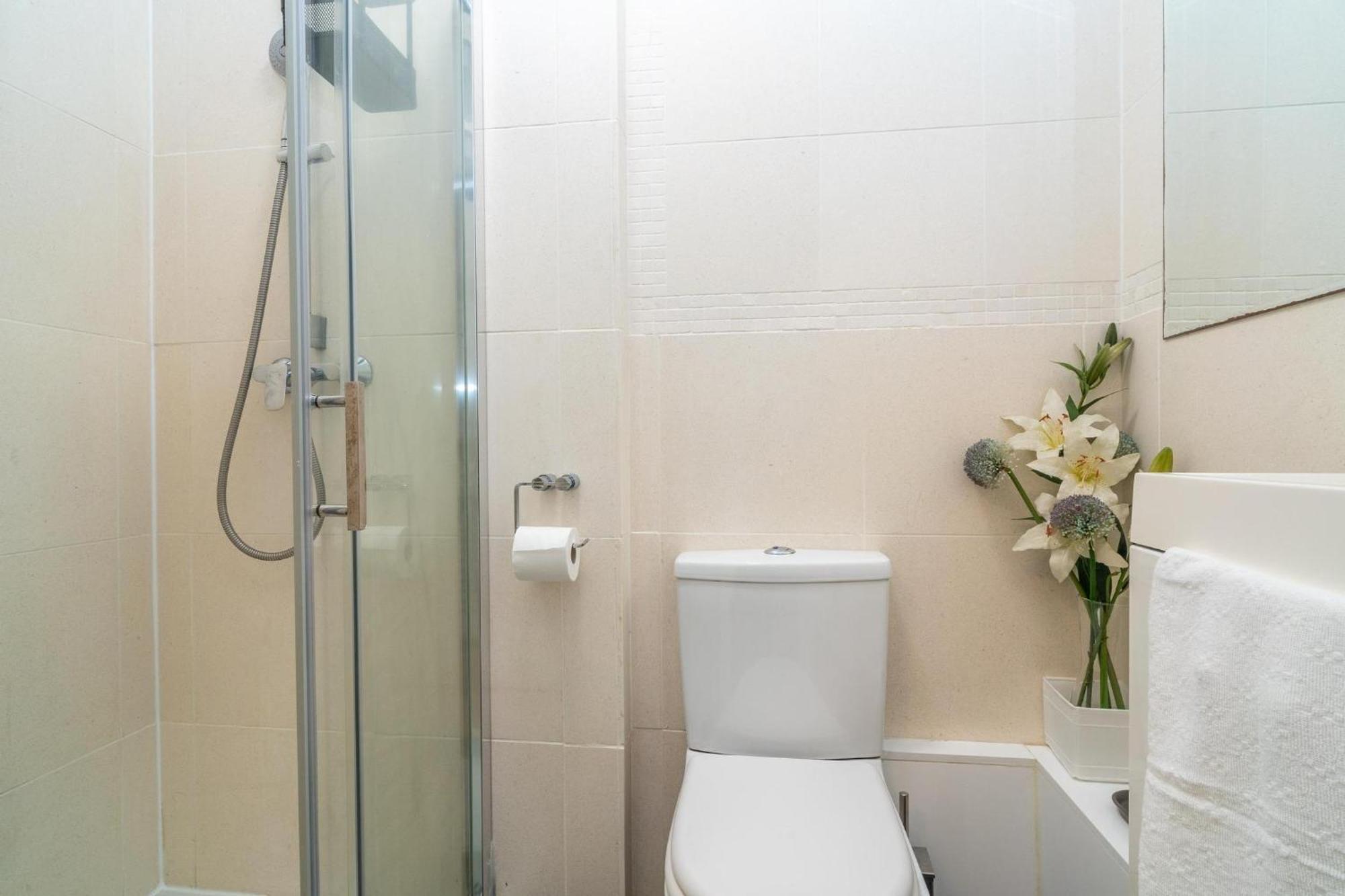Location! 2 Bed/2Bath - Pro Host Leilighet London Eksteriør bilde
