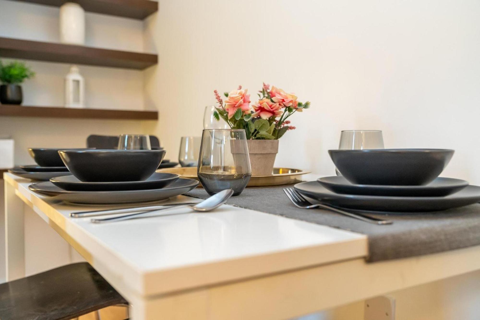 Location! 2 Bed/2Bath - Pro Host Leilighet London Eksteriør bilde